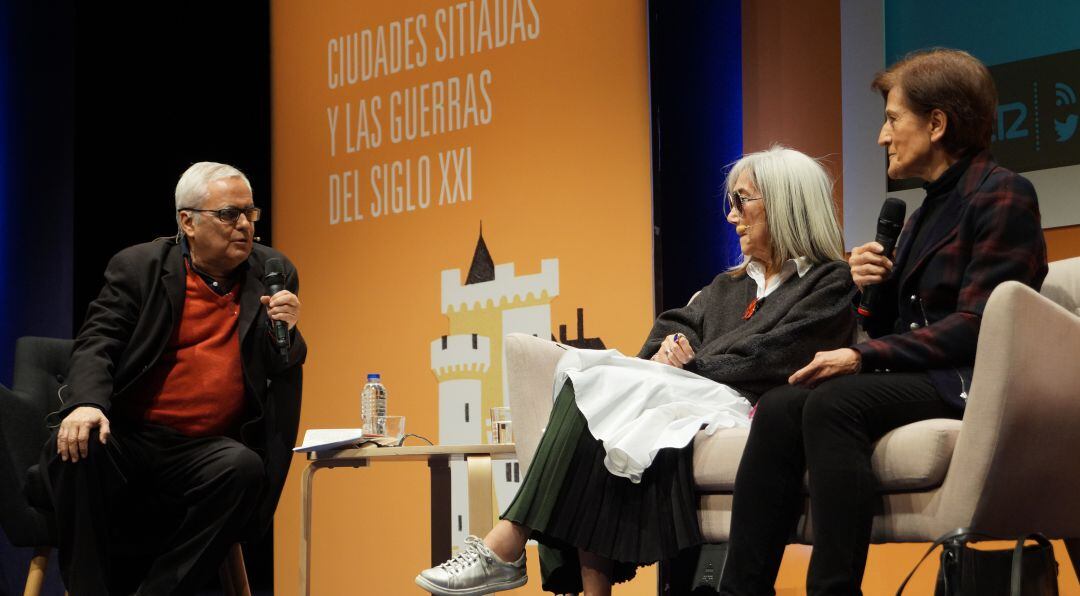 Juan Cruz, María Kodama y Adela Cortina