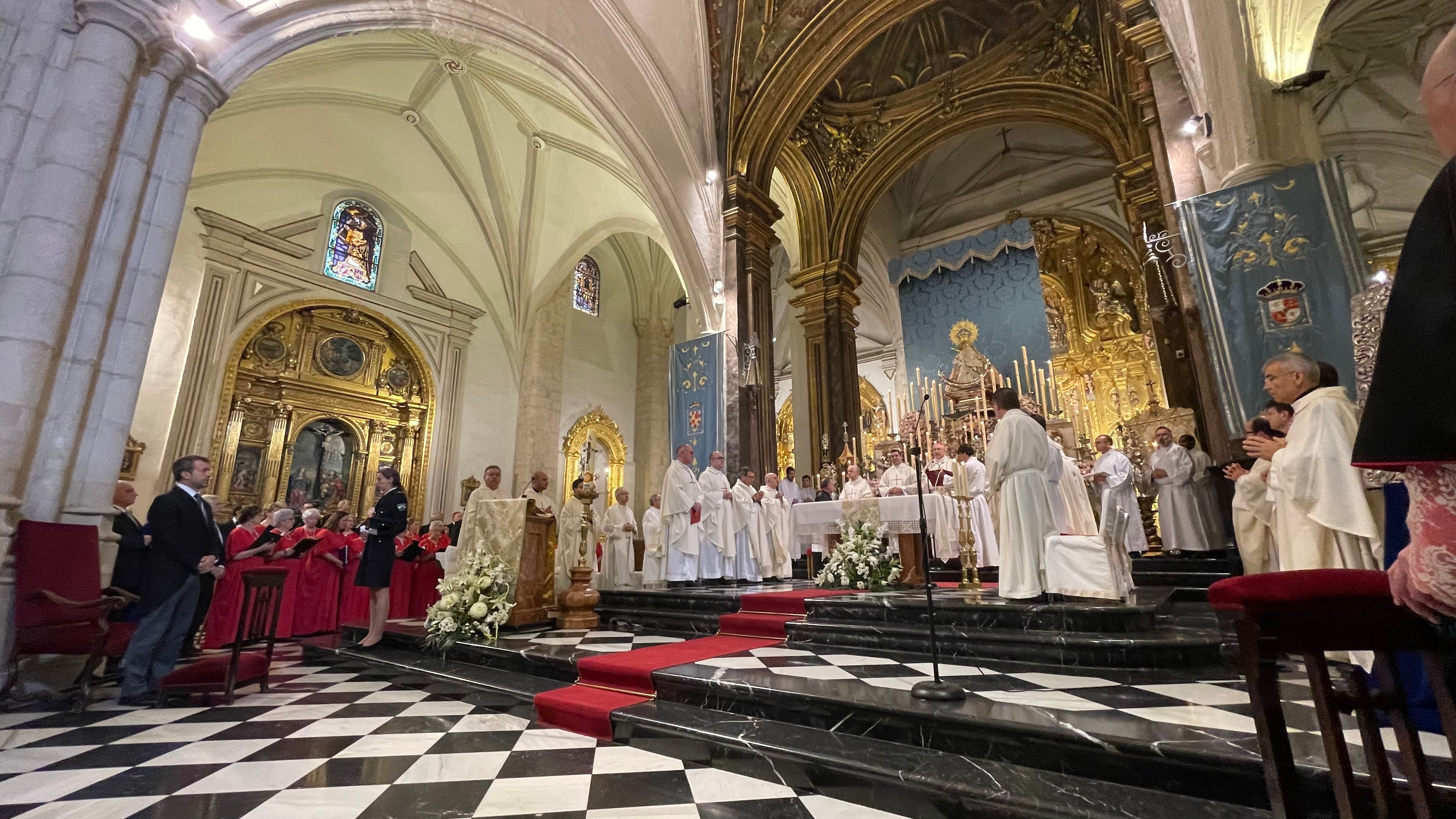 Misa en honor a la Virgen de la Capilla.