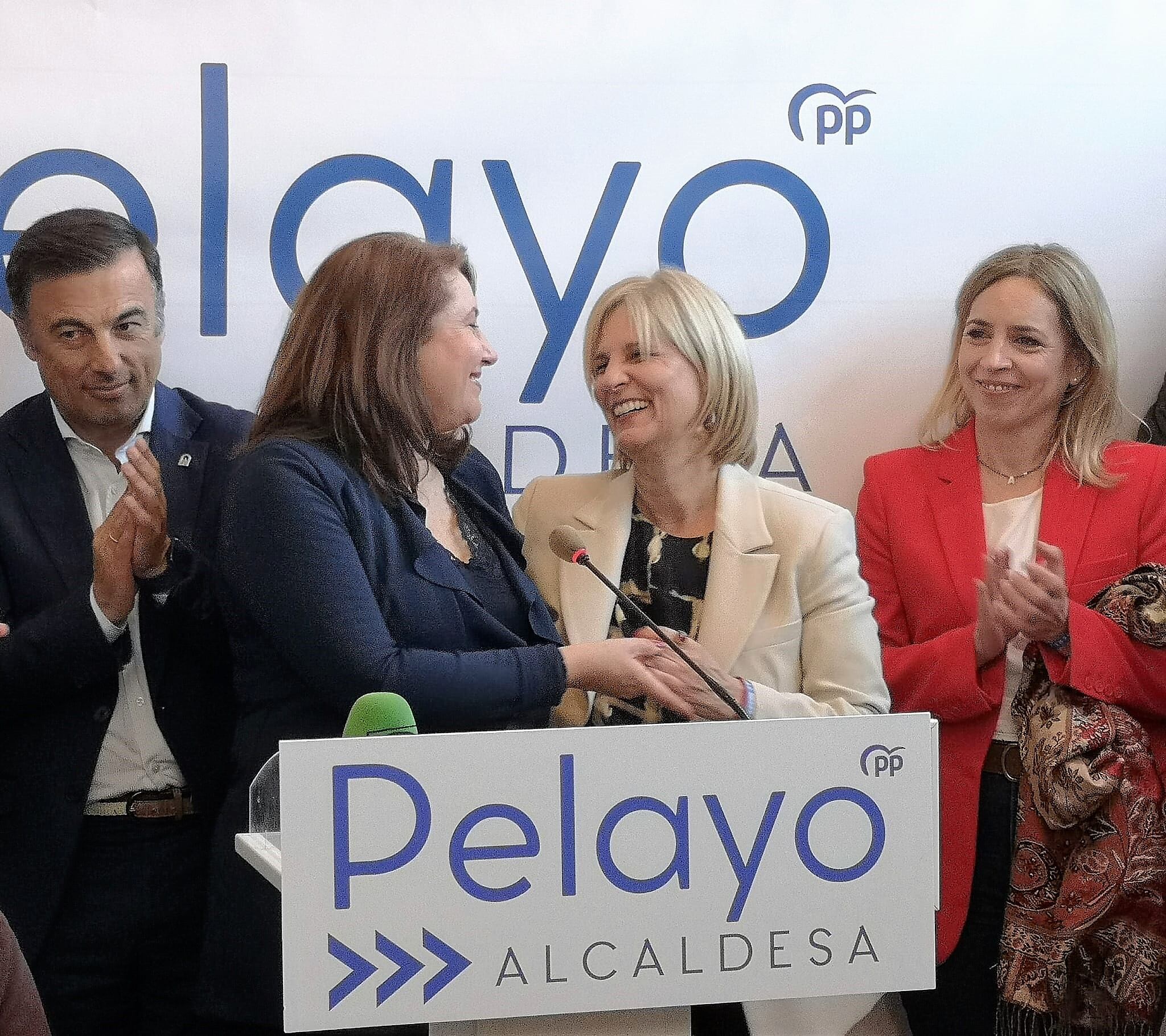 García-Pelayo junto a Carmen Crespo, consejera de Agricultura en un acto reciente