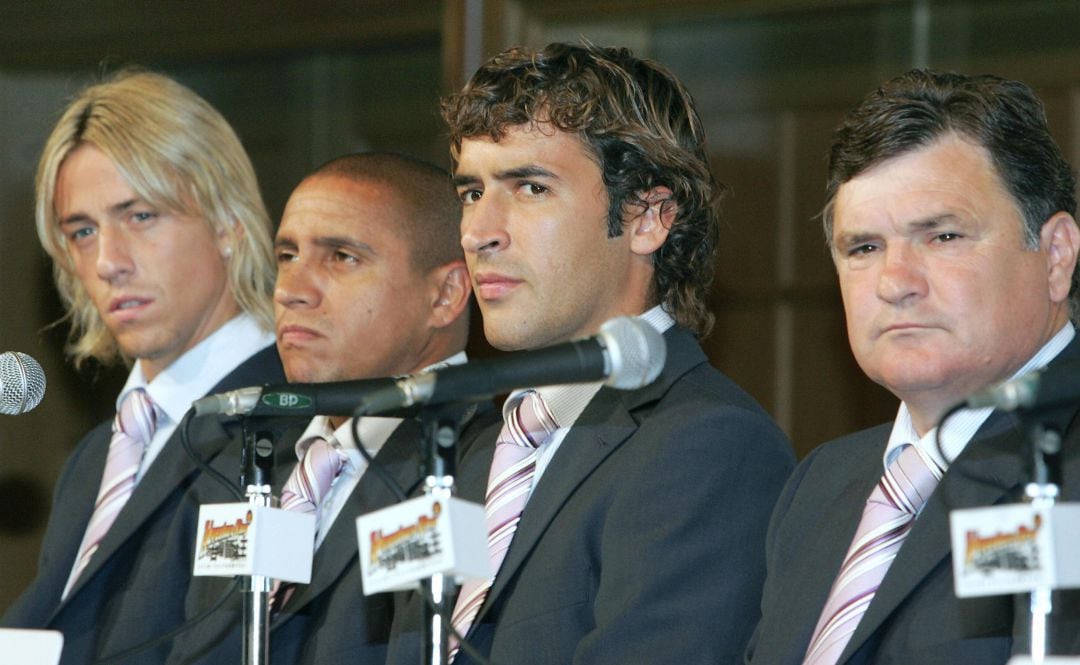 De izquierda a derecha, Guti, Roberto Carlos, Raúl y José Antonio Camacho, en la Gira de Japón, en 2004