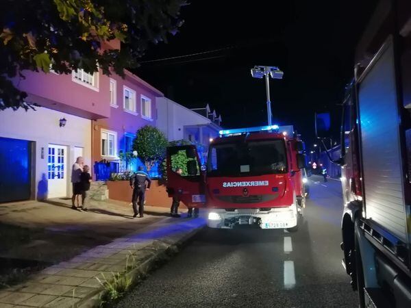 Bombeiros e GES de Muros acudiron ao rescate en Lira
