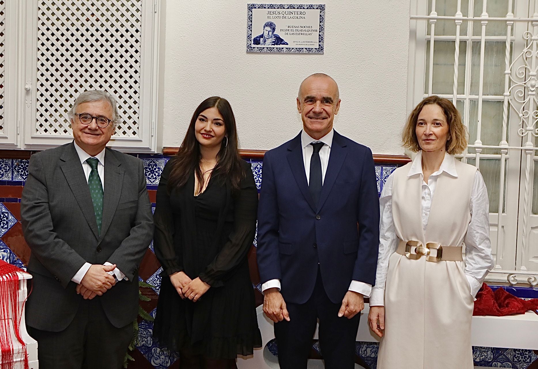 Homenaje y placa en Radio Sevilla en honor de Jesús Quintero