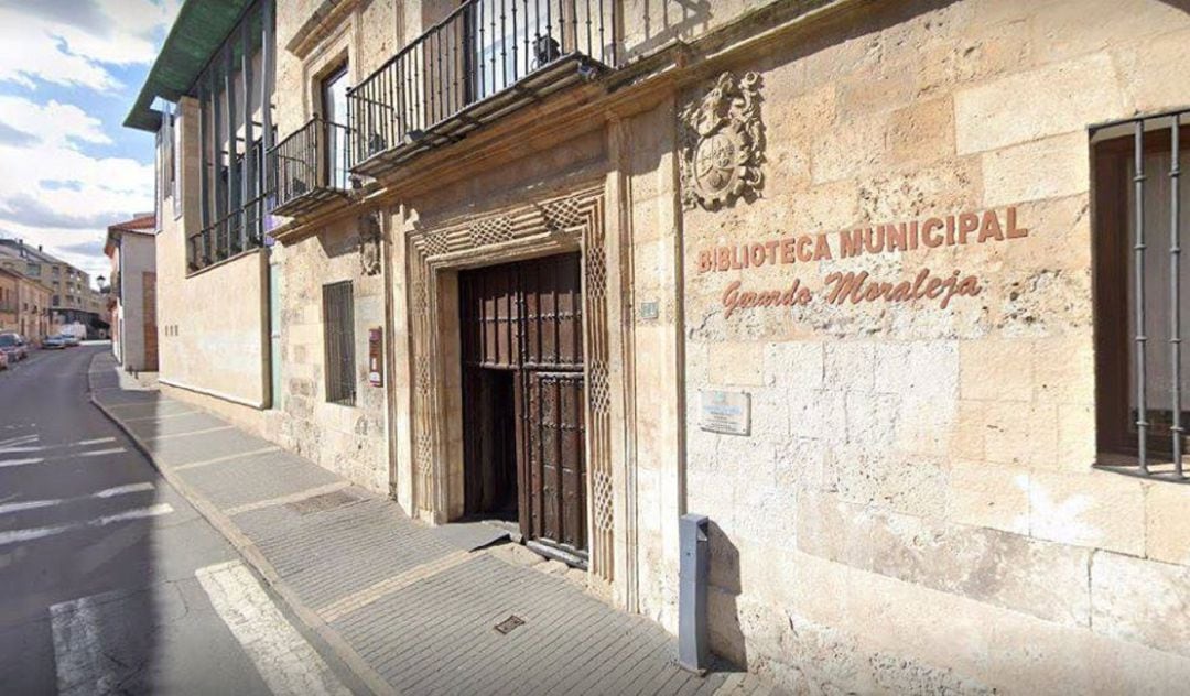 La Biblioteca de Medina del Campo va recuperando poco a poco su actividad habitual