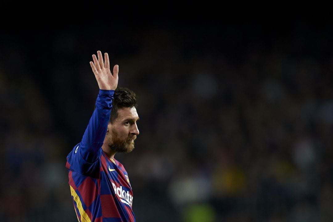 Lionel Messi defendiendo al FC Barcelona en 2020