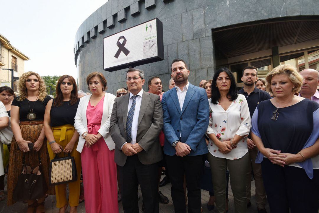 Concentración en Maracena (Granada) contra el asesinato machista de su vecina Nuria