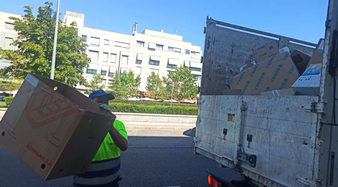 Recogida de cartón en Alcobendas