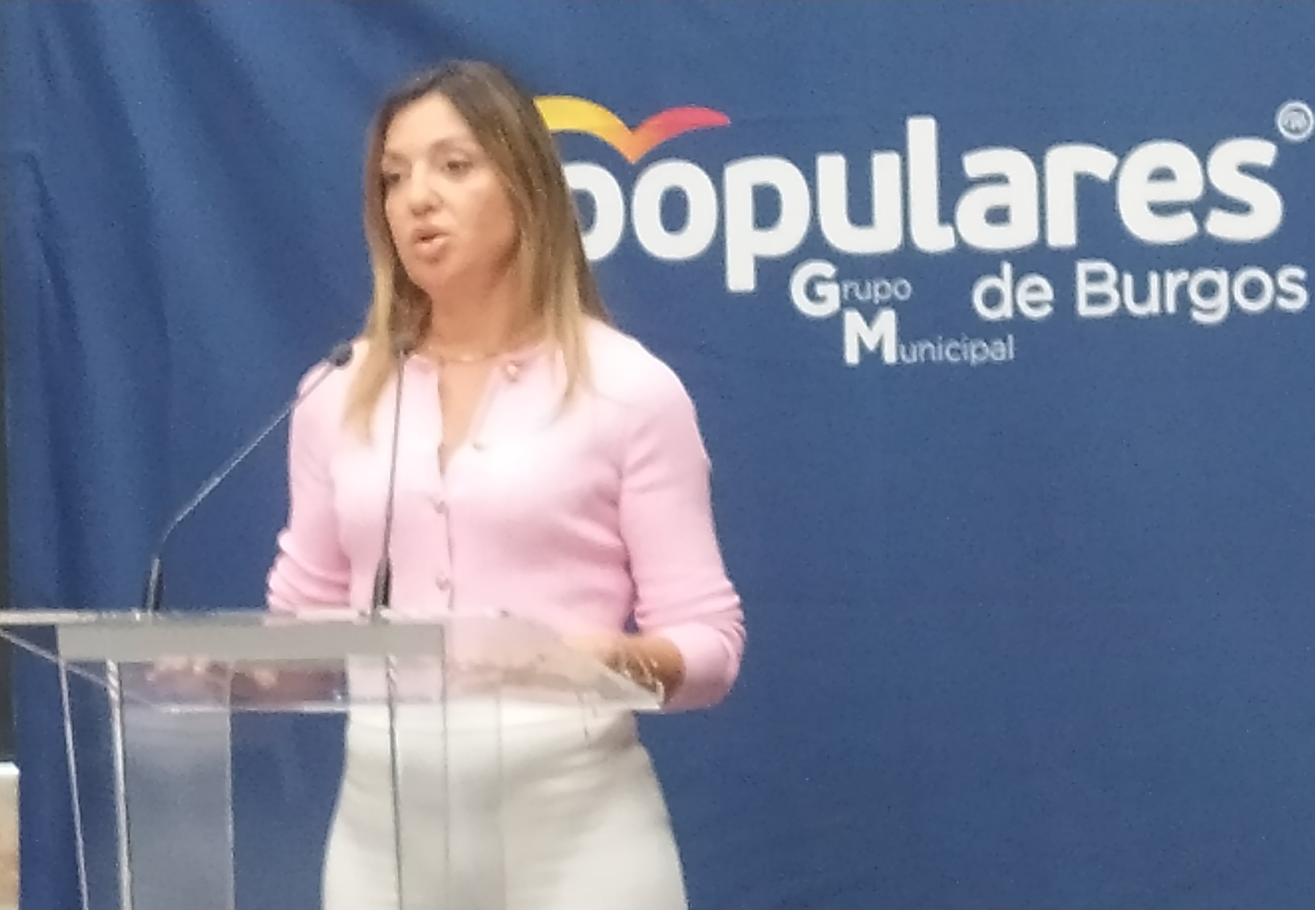 La portavoz municipal del PP se postuló a la alcaldía en junio y volvió a ofrecerse en setiembre pero su partido sigue sin tomar decisión a mediados de diciembre