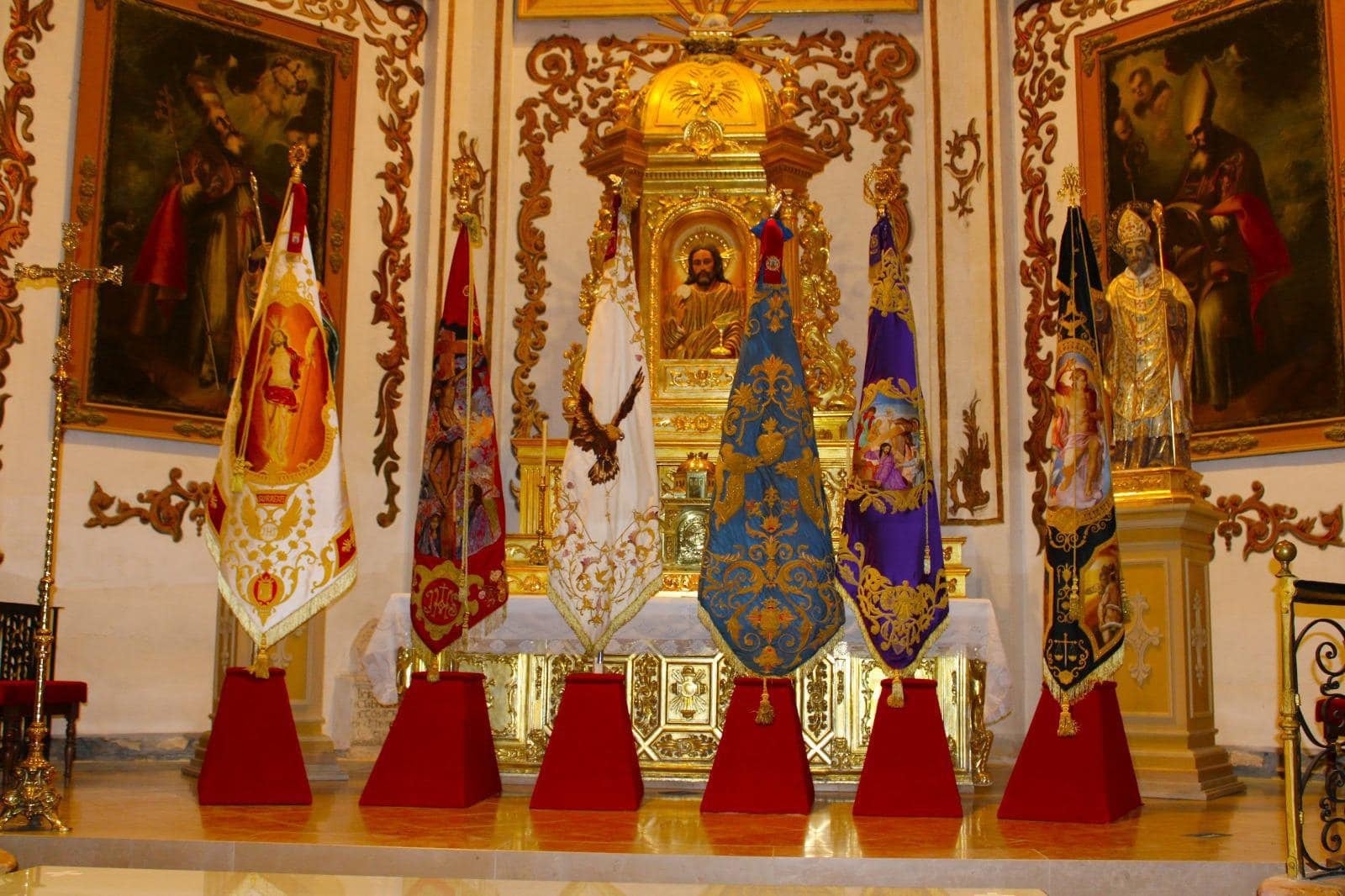 Banderas de las seis cofradías de Lorca