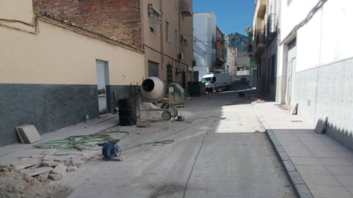 El Ayuntamiento de Jódar pone en marcha las obras del PFEA y las actuaciones para abrir la piscina municipal