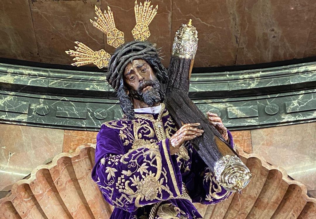 El Señor del Gran Poder con la denominada túnica de &quot;la corona de espinas&quot; que lucirá durante el quinario del IV Centenario de su hechura a manos de Juan de Mesa