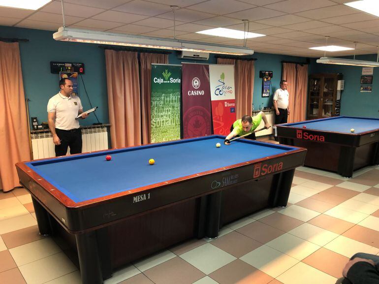 Carlos Cortés, durante su partido de la tarde en el Casino Amistad Numancia.