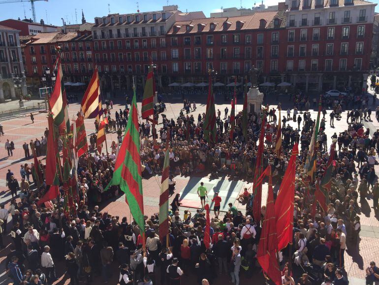 Desfile de Pendones en la Plaza Mayor de Valladolid