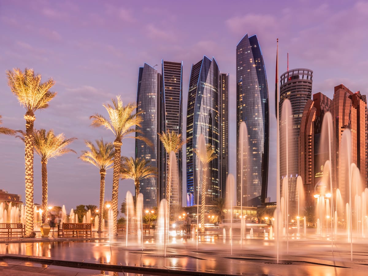 Seis empresarios canarios, atrapados en Dubái tras la escalada del conflicto con Irán