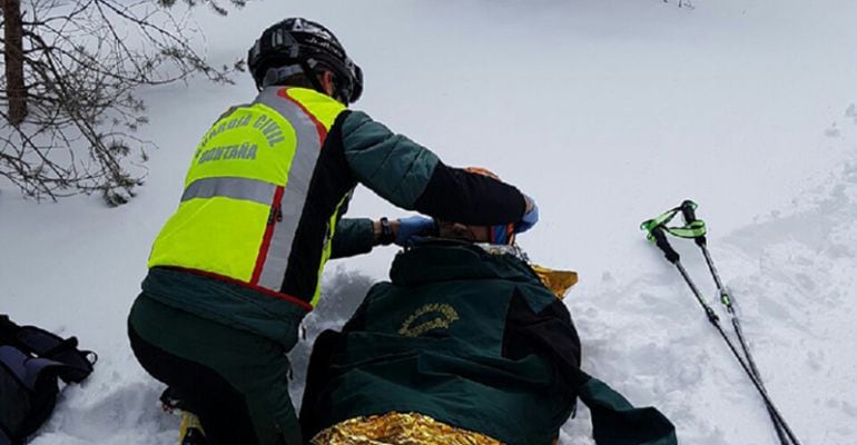 Miembros de la Guardia Civil y el GERA participaron en el rescate