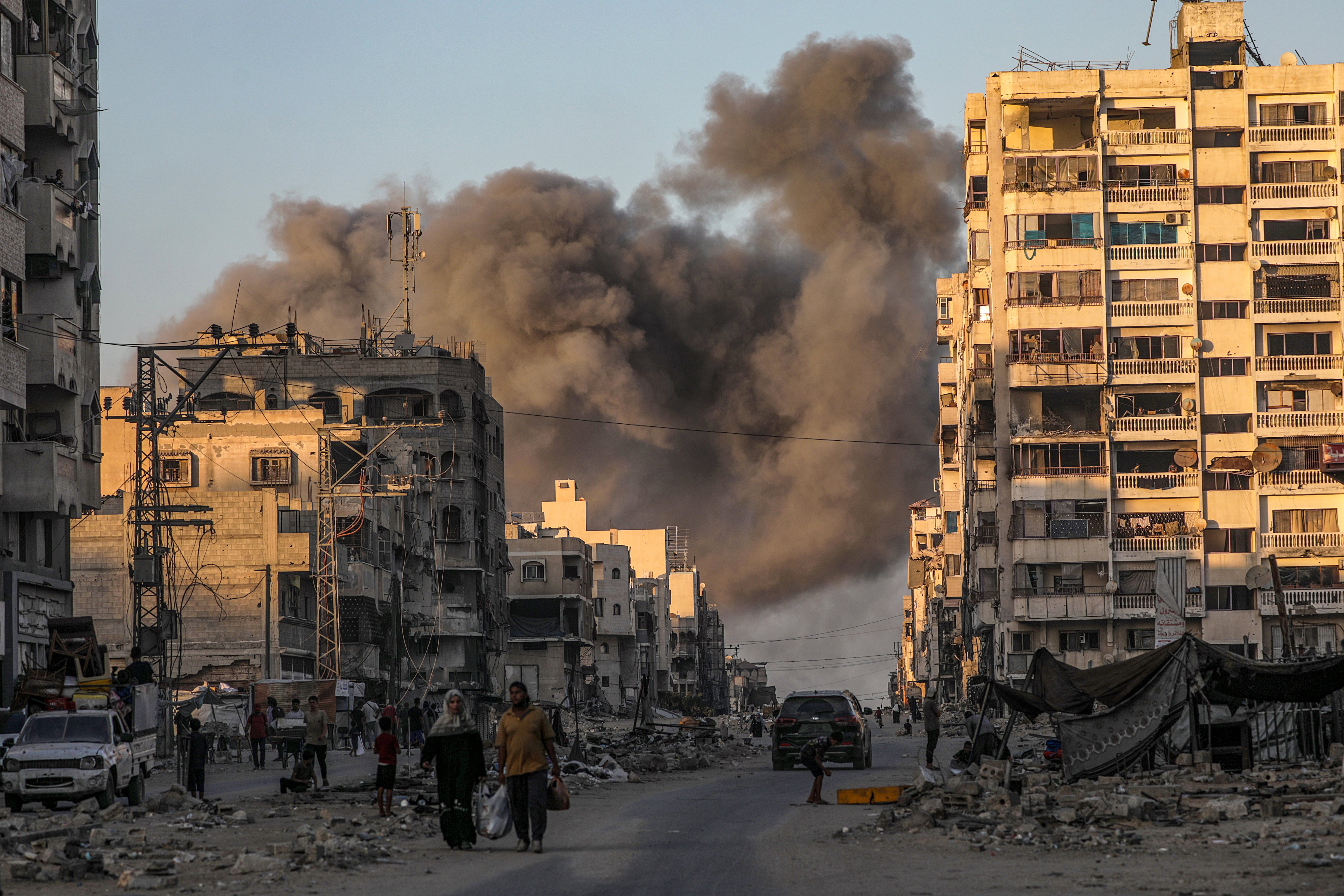 Un ataque israelí sobre Gaza en el marco de la ofensiva terrestre del ejército de Netanyahu en el enclave.