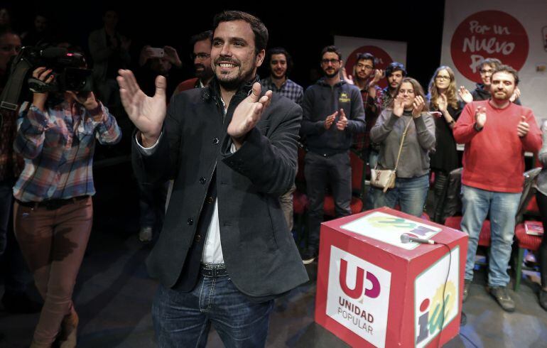 El candidato a la Presidencia por Unidad Popular, Alberto Garzón, durante su intervención hoy en un acto público en Sevilla.