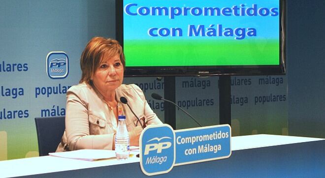 Celia Villalobos en una comparecencia en la sede del PP de Málaga