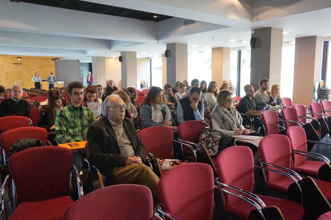 Público asistente a una de las charlas del Congreso en el Museo del Calzado de Elda 