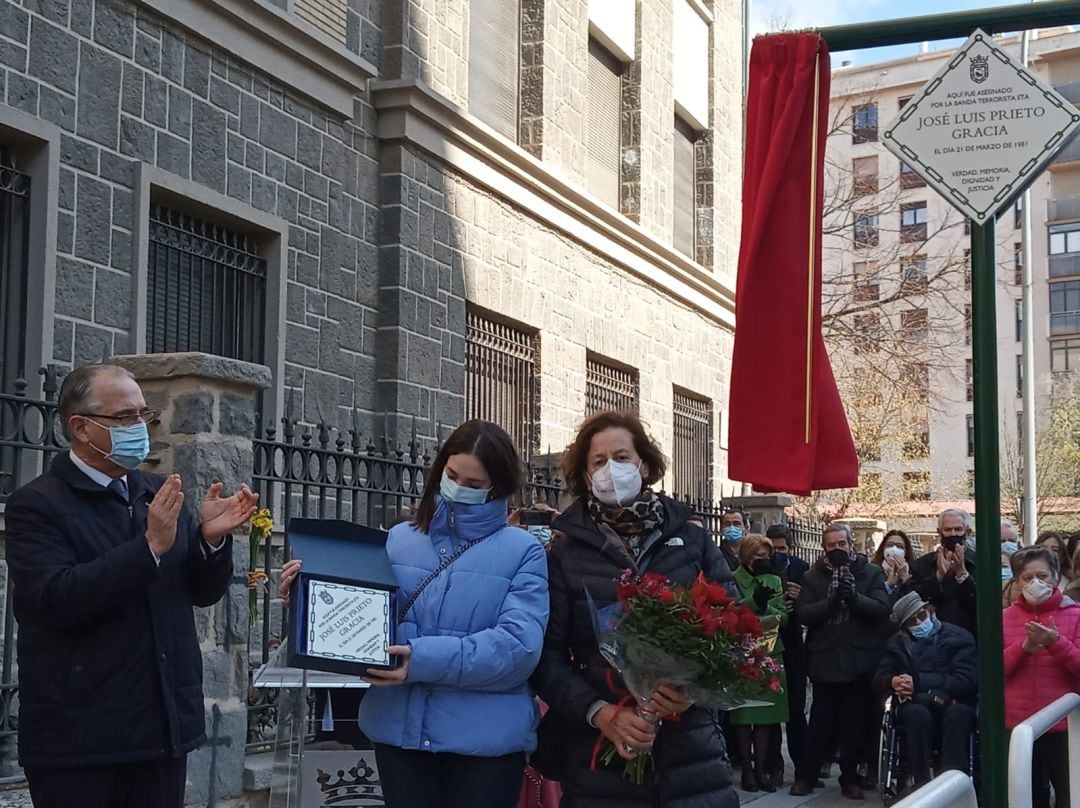 Enrique Maya y la familia de Prieto Gracia