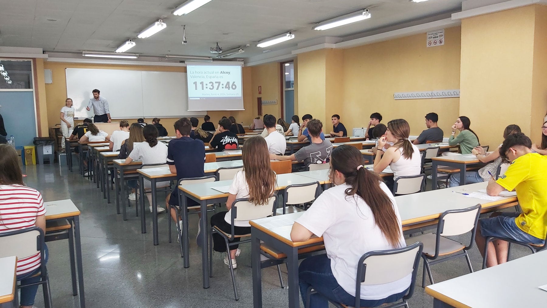 Imagen de una de las aulas del Campus d&#039;Alcoi de la UPV en el inicio del examen de Lengua Valenciana