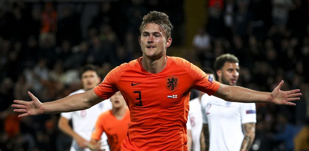 De Ligt celebra un gol con la selección holandesa de fútbol