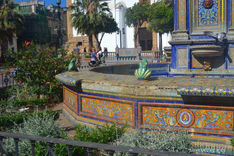 Daños en la fuente de la Plaza Alta de Algeciras