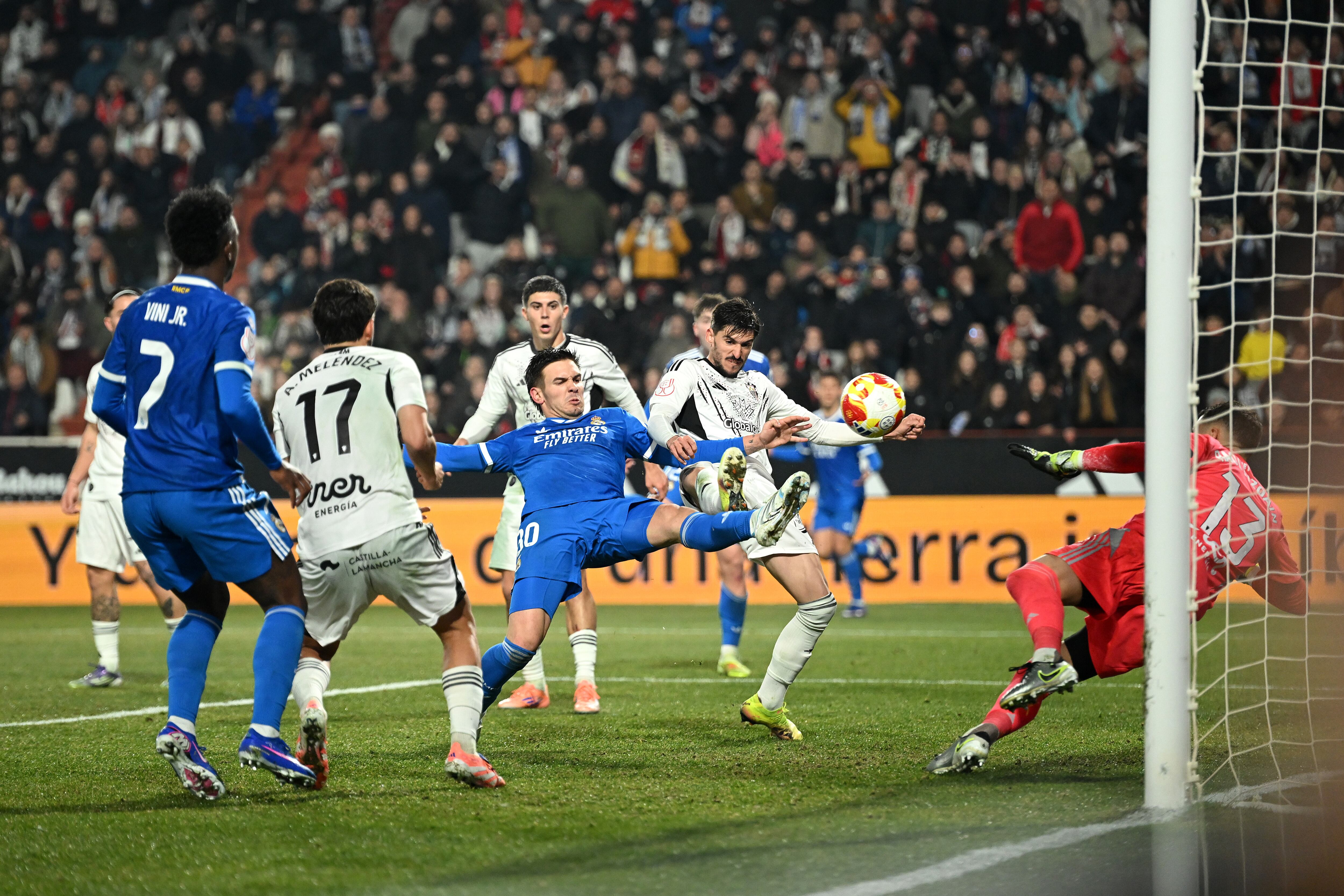 ALBACETE, SPAIN - JANUARY 14: Franco Mastantuono of Real Madrid scores his team's first goal during the Copa del Rey
