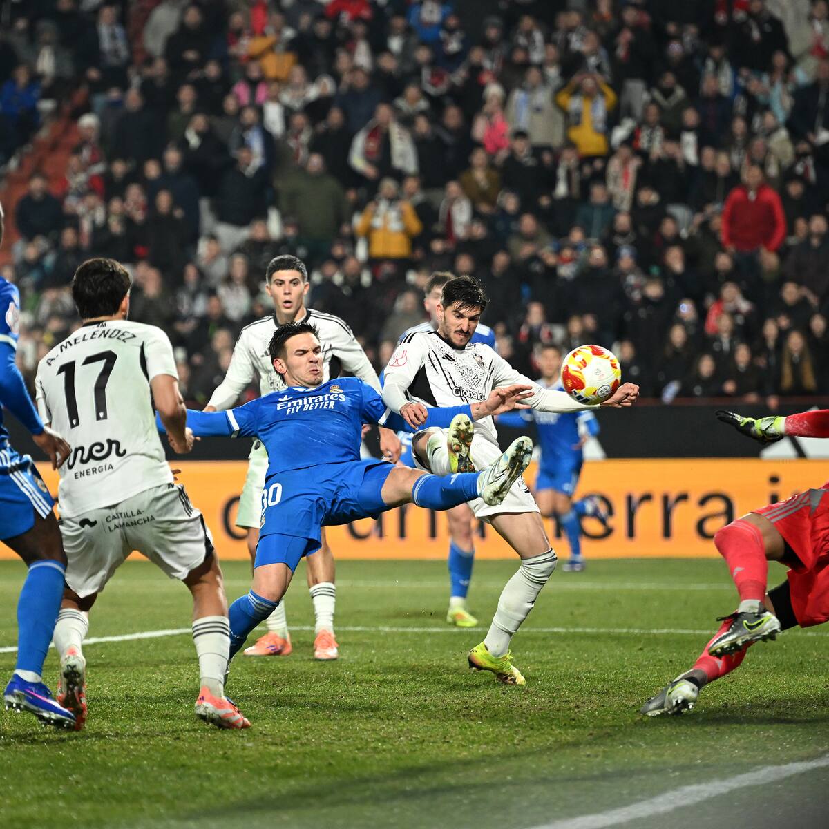 ¿Debió lanzarse el córner que terminó en gol de Mastantuono? Iturralde resuelve la polémica del Albacete-Real Madrid