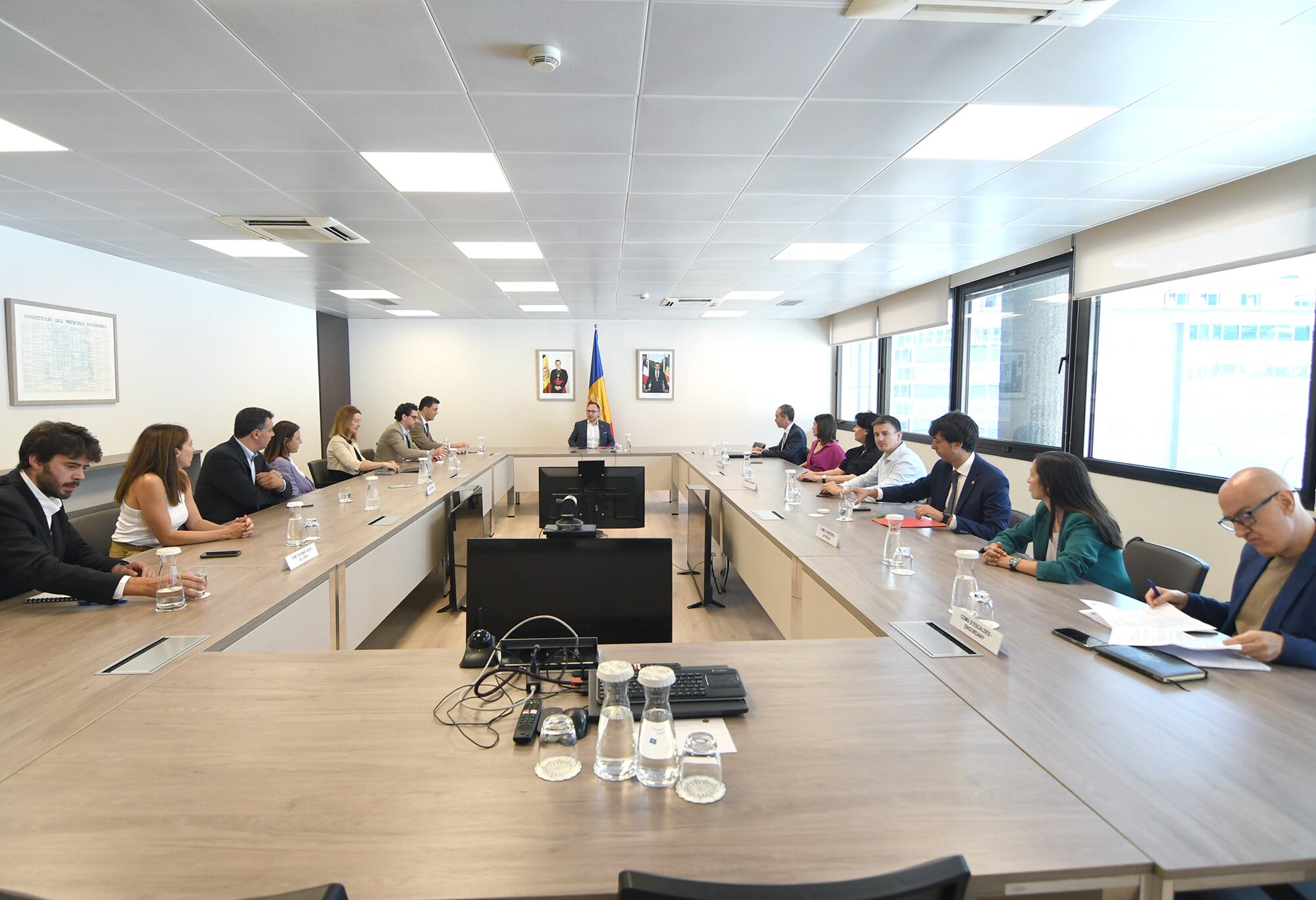 Trobada del cap de Govern, Xavier Espot, amb els cònsols de les set parròquies