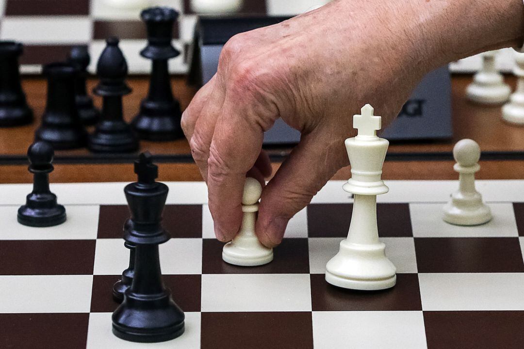 Una partida de ajedrez durante uno de los torneos del año