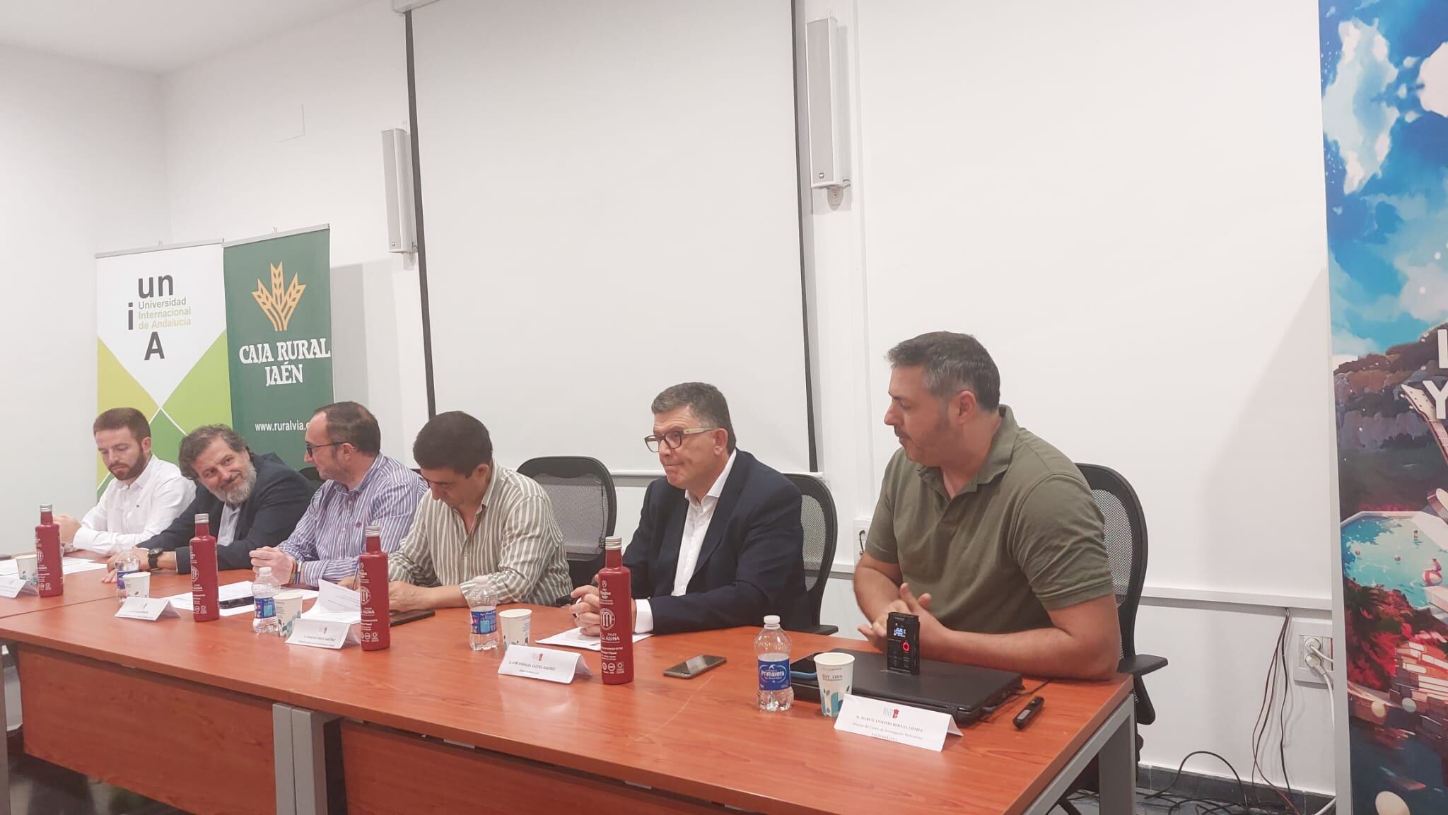 Momento de la intervención de Marco Antonio Bernal, director de PaleoMágina y del curso