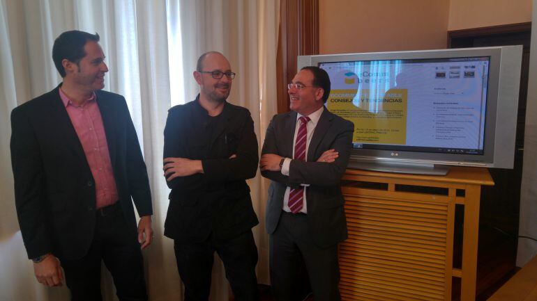 El concejal de Desarrollo Económico, Sergio Lozano (izquierda), junto al responsable de Intercastilla, Pedro Nieto y Julio César Miguel, presidente de APETIC