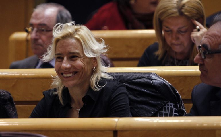 Marta Domínguez, en su escaño en el Senado.