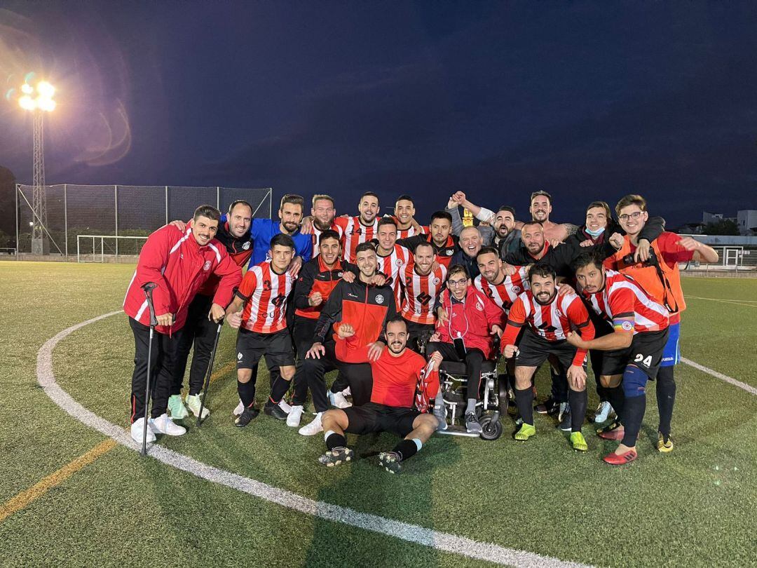 El conjunto de Tatín celebra el pase a siguiente ronda