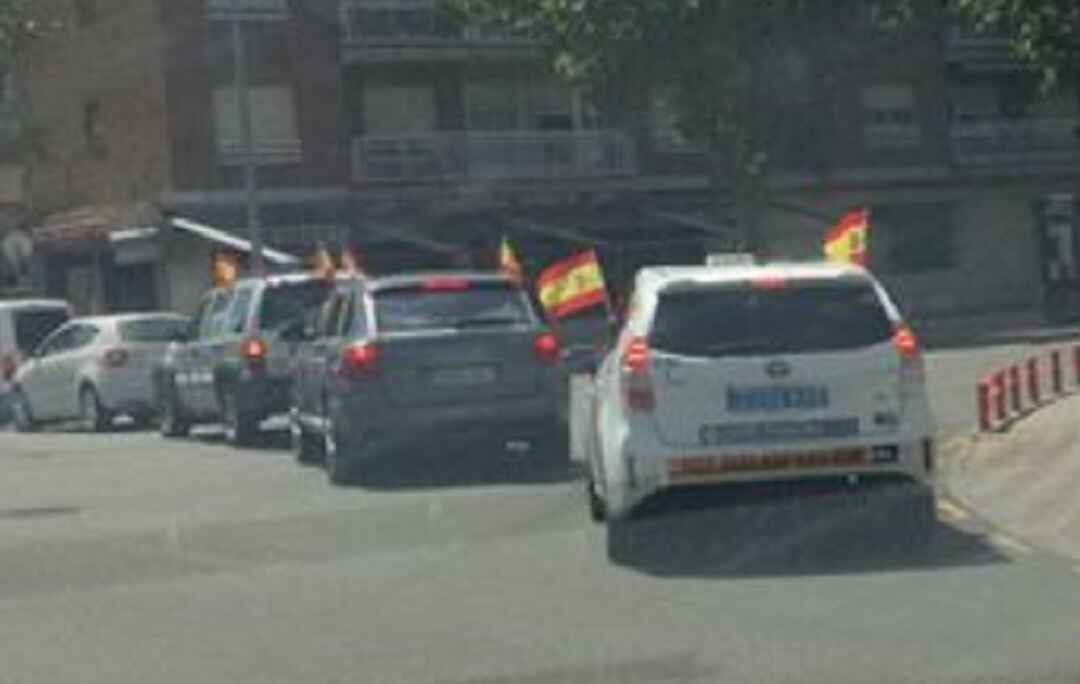 Parte de la caravana recorriendo las calles de Zamora