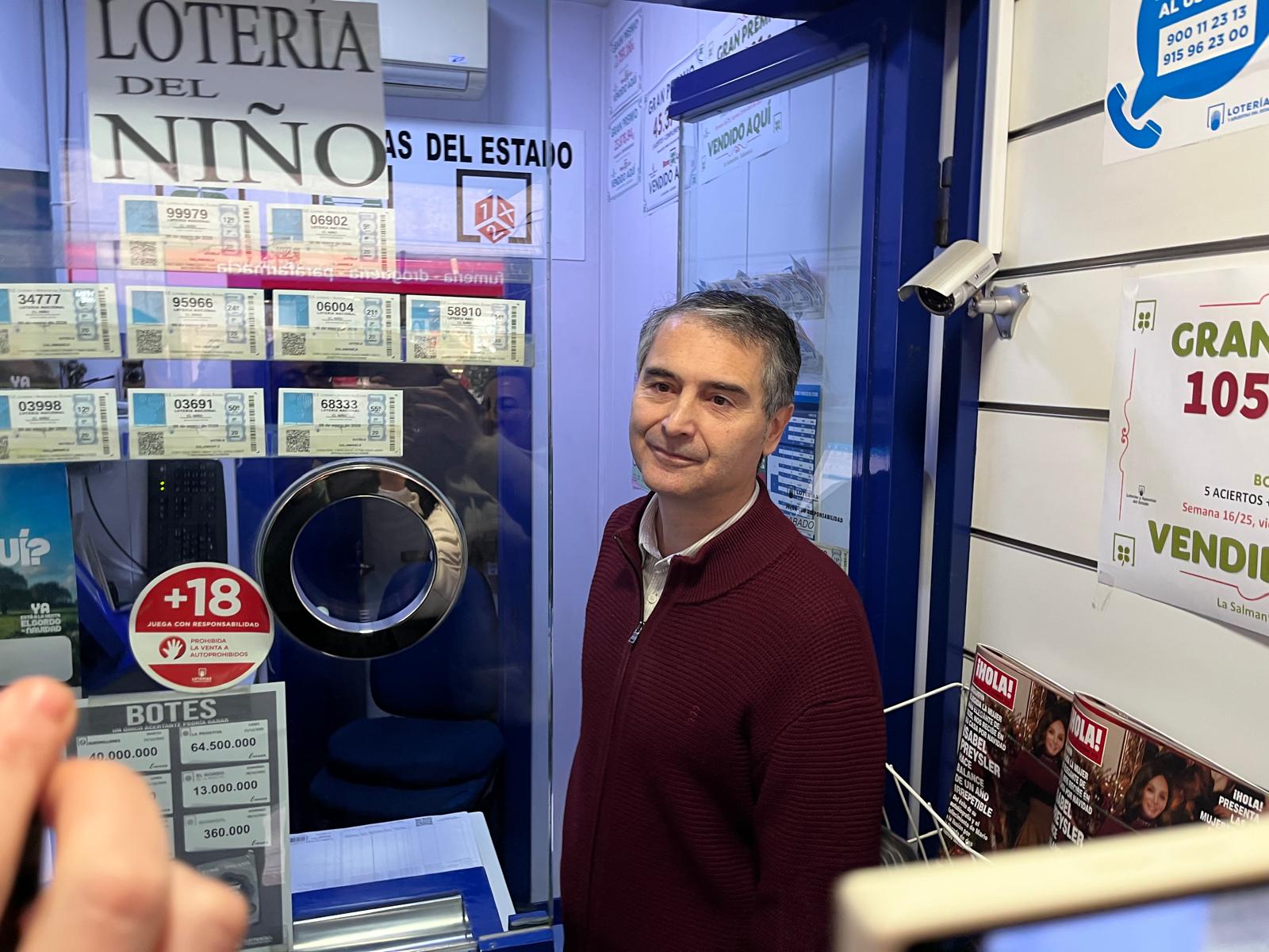 Ignacio, responsable del punto de venta de lotería de la calle Toro, 77 de Salamanca/Cadena SER