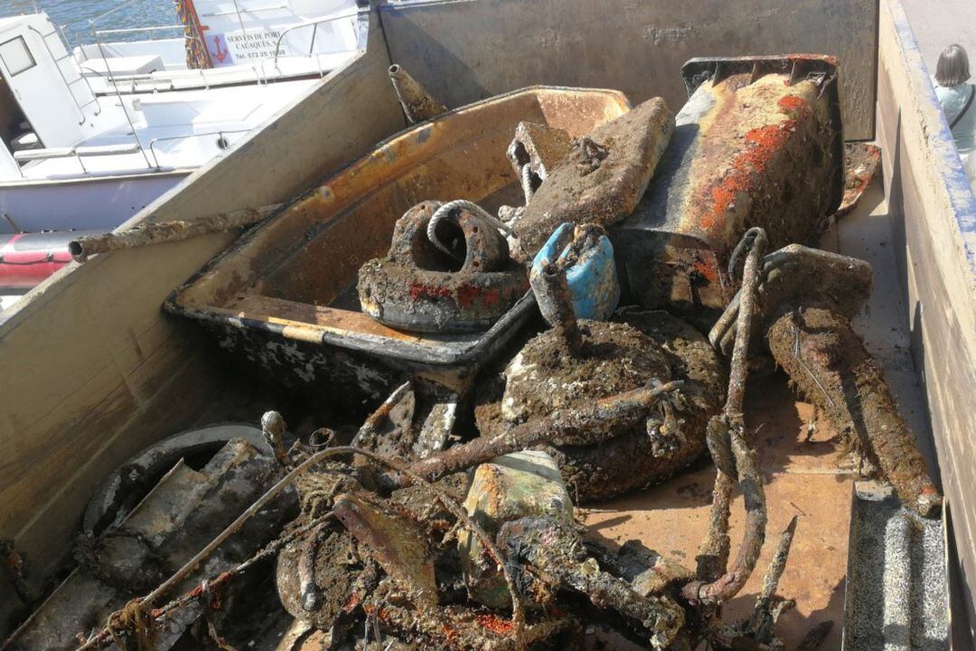 Els residus extrets del fons marí de Cadaqués dins de la recollida organitzada