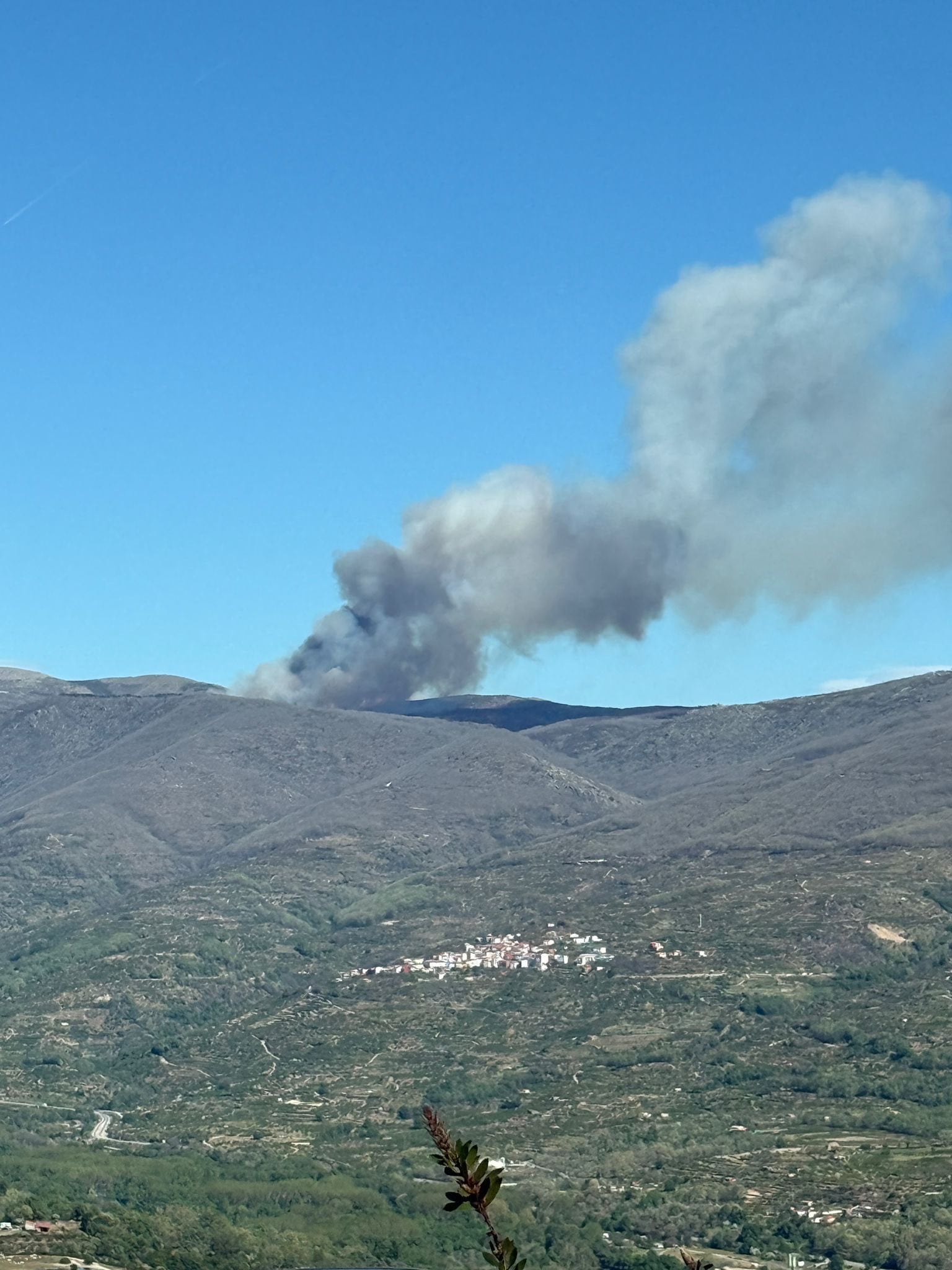 Imagen del incendio de Piornal visto desde El Torno/ Plan INFOEX