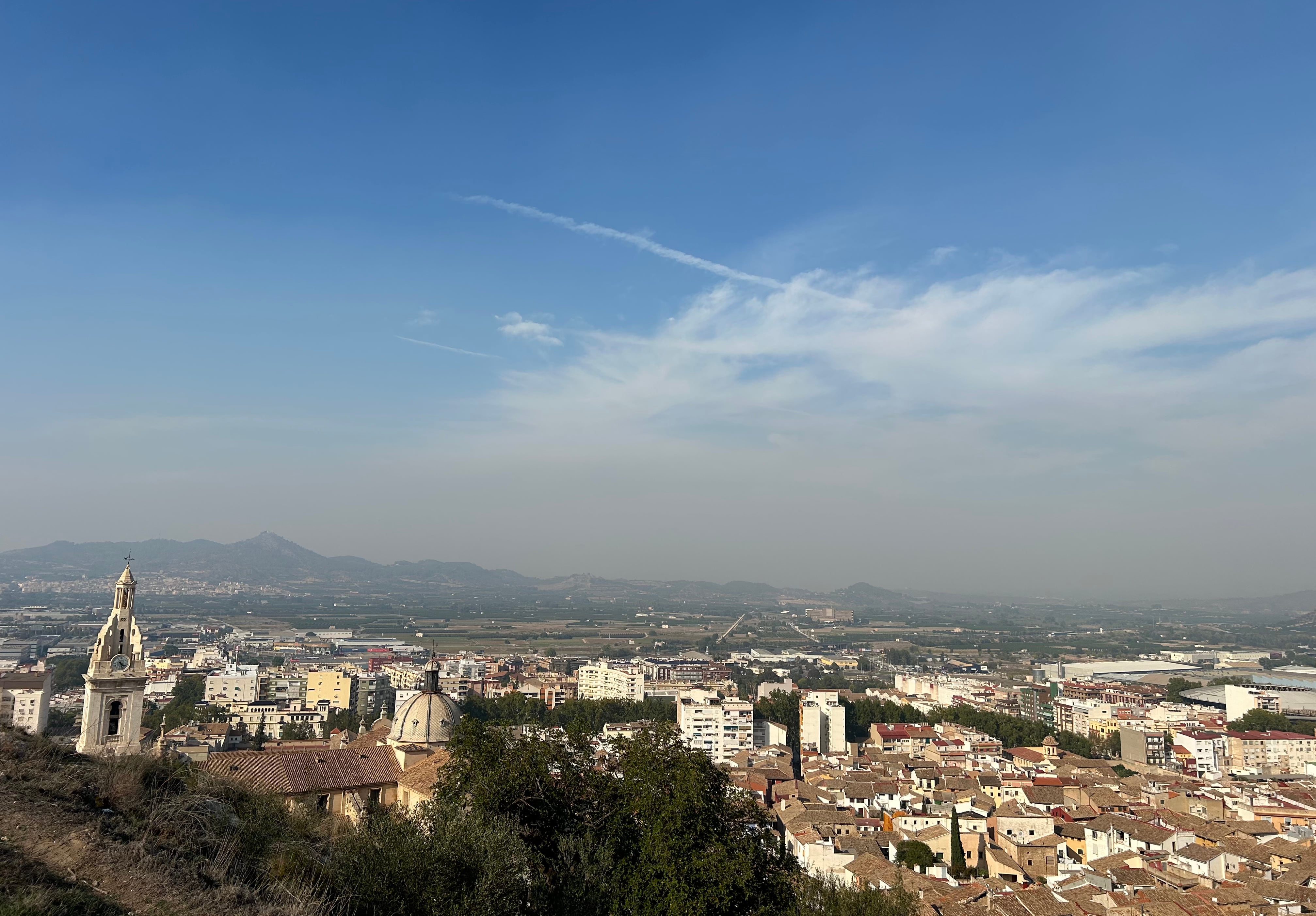 El humo inunda La Costera. Fuente: Radio Xàtiva Cadena SER