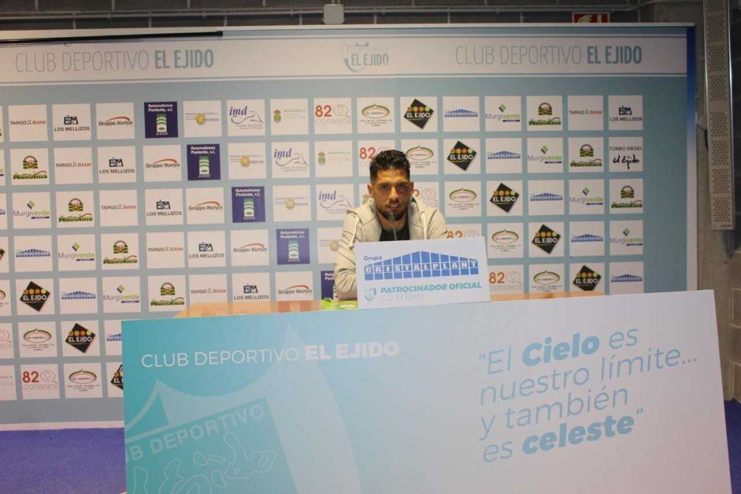 Sergio en la rueda de prensa.