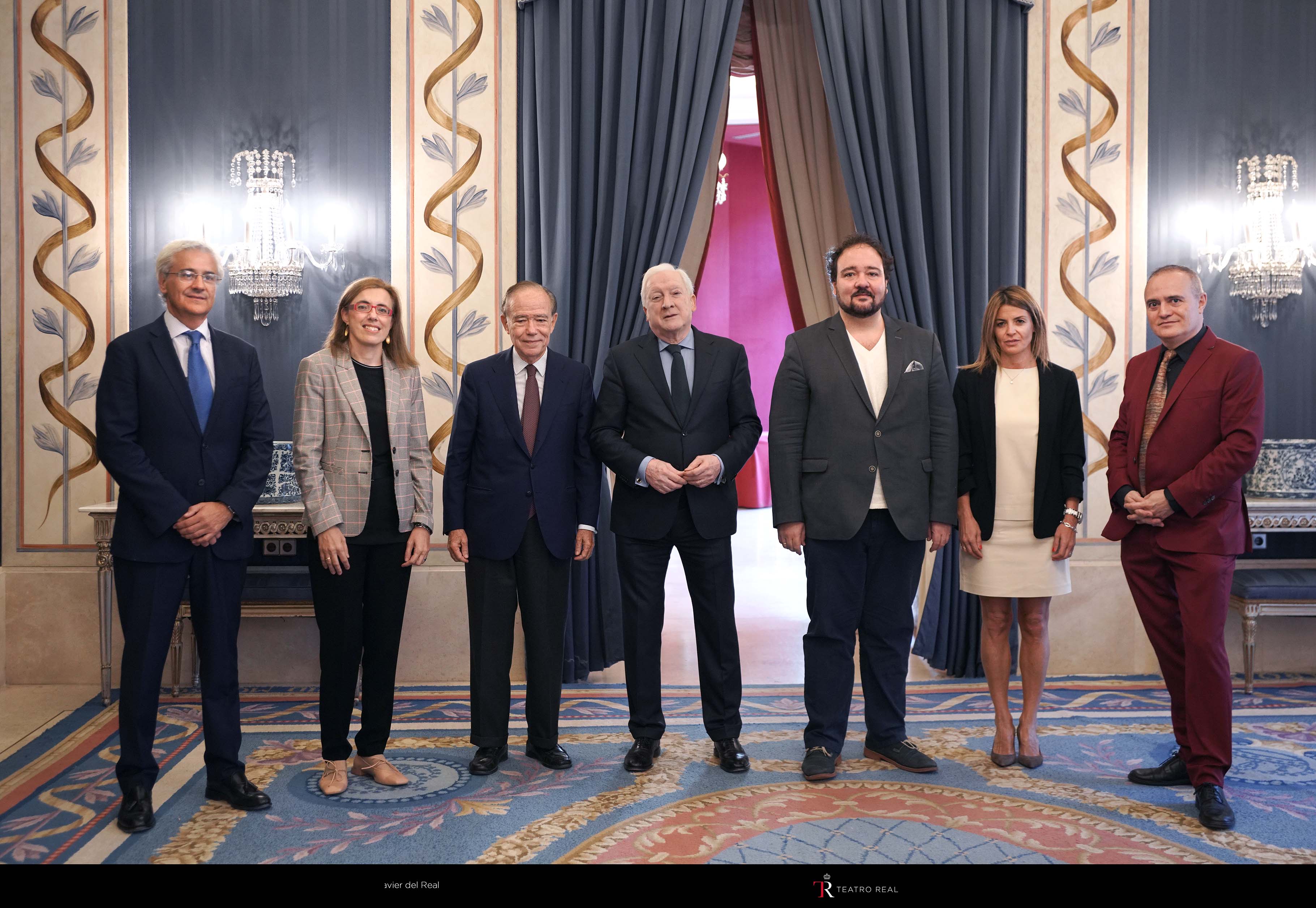 Ignacio García-Belenguer (director general del Teatro Real), Inmaculada Martínez Merino (directora general de Políticas Culturales de la Junta de Castilla y León), Gregorio Marañón (presidente del Teatro Real),  Antonio Miguel Méndez Pozo (vicepresidente de la Fundación VIII Centenario de la Catedral. Burgos 2021),  José Miguel Pérez Sierrra (director musical), Piluca Gil (directora general de la Fundación VIII Centenario de la Catedral. Burgos 2021) y Joan Matabosch  (director artístico del Teatro Real).