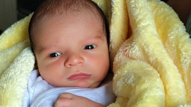 Alicia: "Mi bebé ha sido el 10.000 nacido en el Hospital Álvaro Cunqueiro de Vigo"