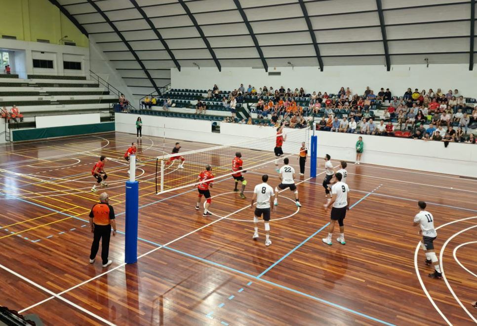 Pamesa Teruel y Voleibol Zaragoza disputaron un partido amistoso en Huesca