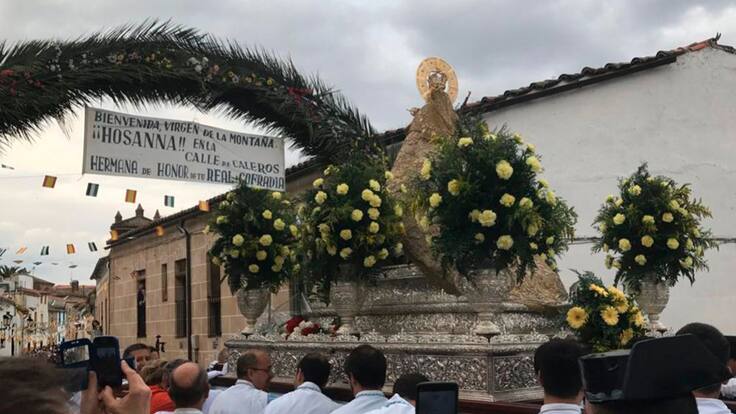 La Virgen de la Montaña baja a Cáceres de forma virtual (21/04/2020)