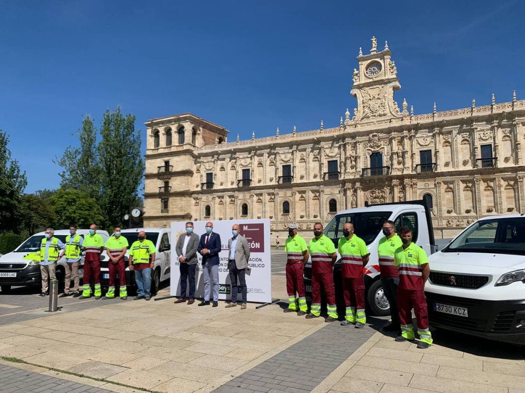 El alcalde ha presentado el contrato de manteminento 