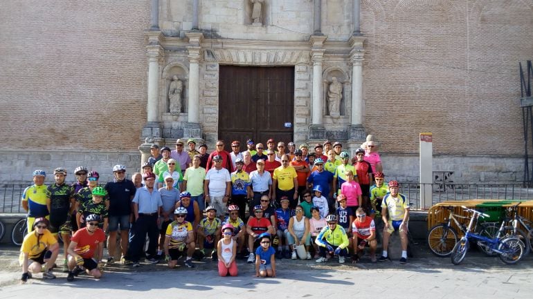 Participantes de la marcha cicloturista organizada por el Club Cicloturista San Antonio