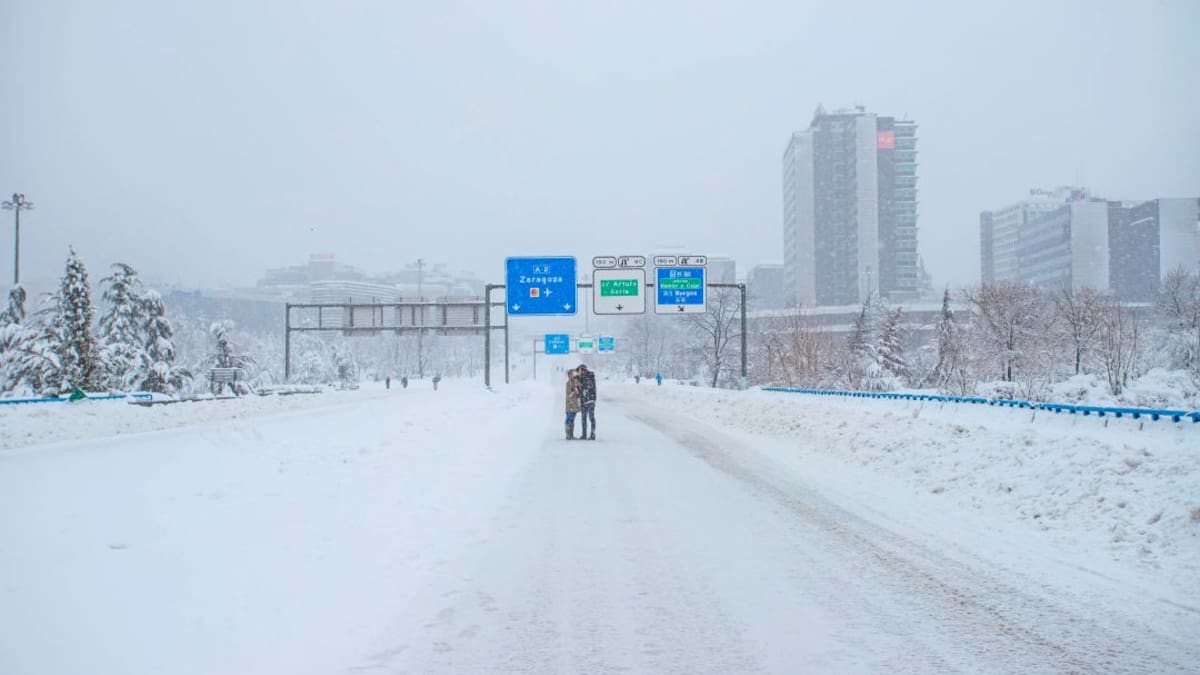 El beso que resistió a Filomena