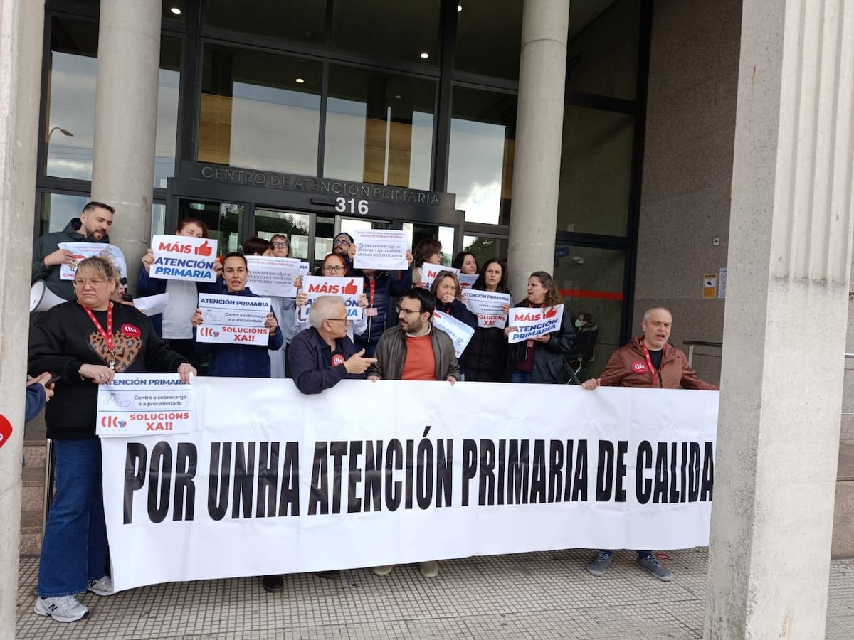 Médicos de Atención Primaria se concentran en A Coruña y convocan huelga el 12 de marzo