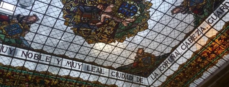 Vidriera franquista de Maria Pita