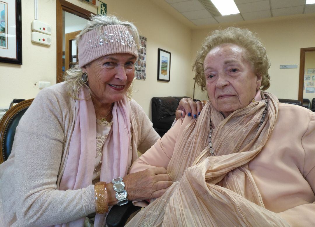 Paquita Montiel junto a su hija Ane Guisasola